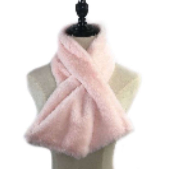 New! Pink Faux Fur Scarf - Picture 1 of 2